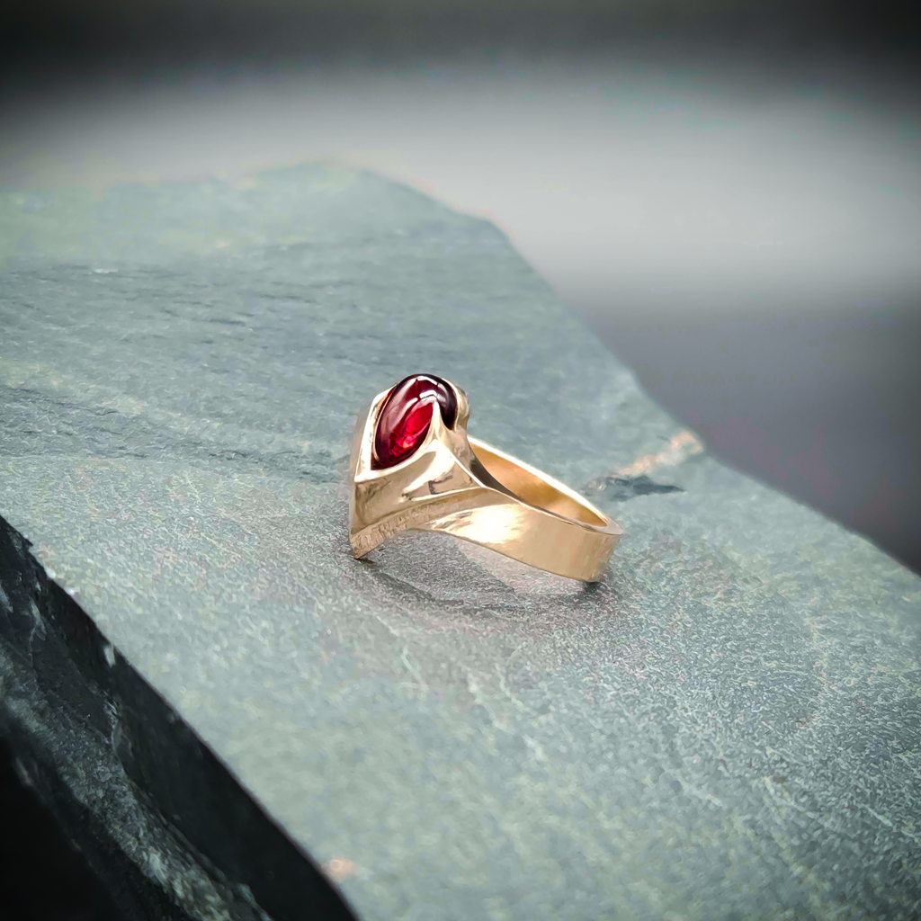 Solid Gold Ring, Side View, Vampire Ring, Garnet Stone, Gold, Vampire, Magic Ring, Fantasy Ring, Rings for Him, Gifts for Him, Rings for her